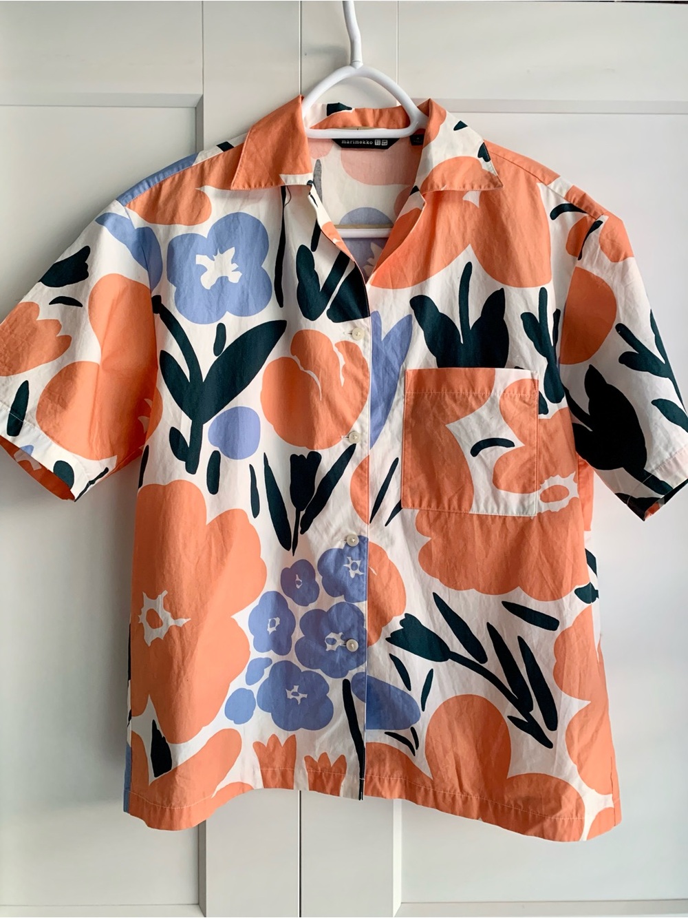 Marimekko x Uniqlo women’s Floral Button-Up Shirt size M